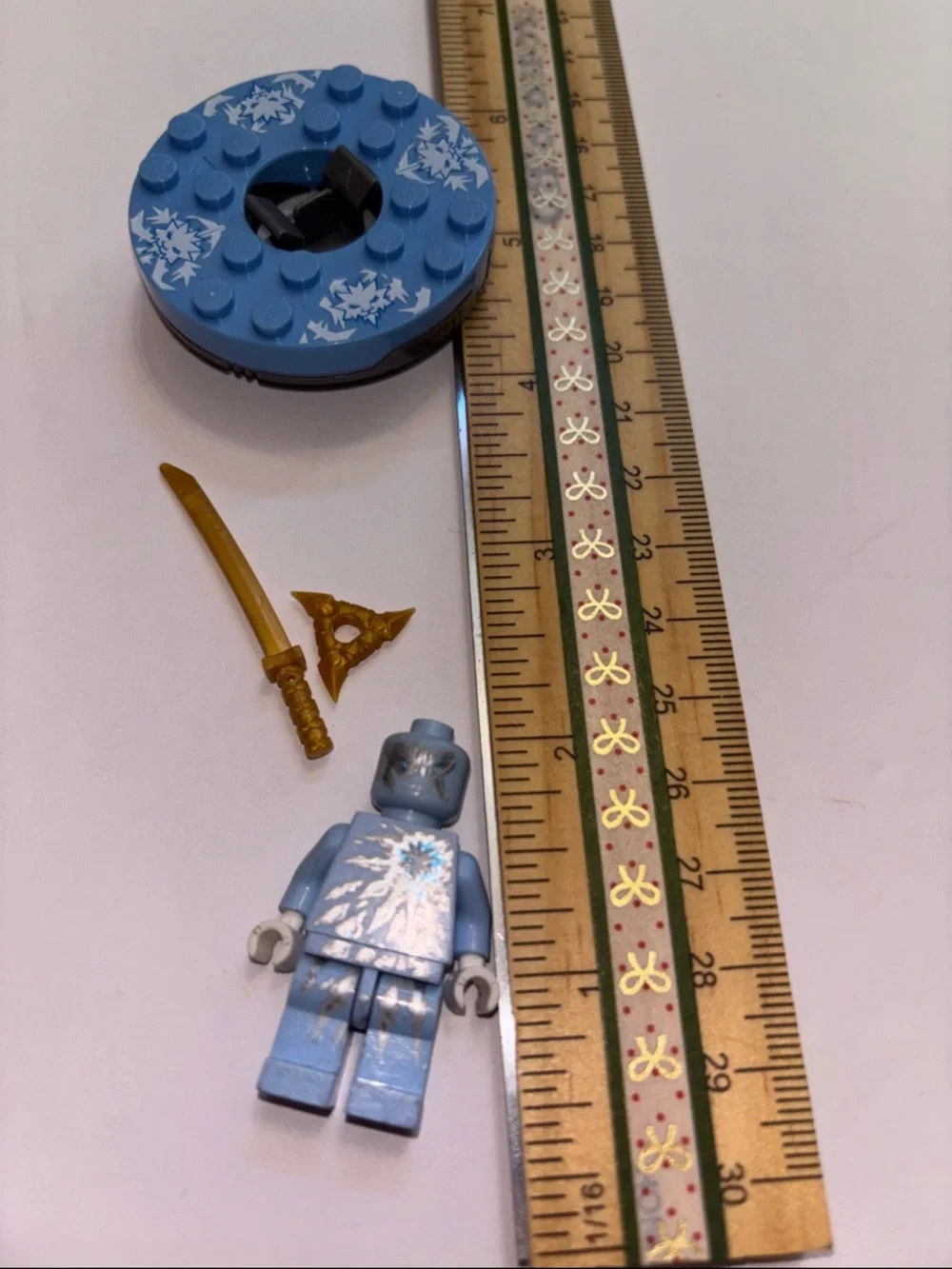 LEGO Ninjago NRG Zane w Weapons Spinner Njo0069 9590 Ice Warrior Minifigure